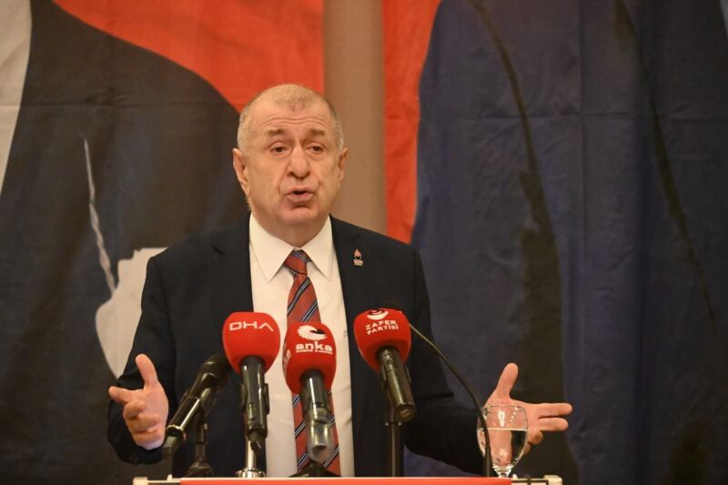 ÖCALAN ANAYASA’DAN TÜRKLÜK TANIMININ ÇIKARILMASINI İSTEDİ Mİ?